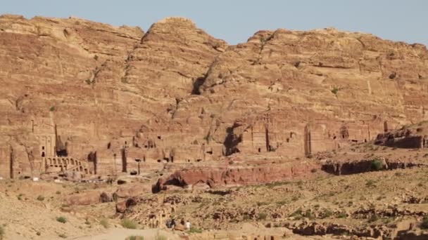 Orang Orang Berjalan Dekat Situs Antik Petra Jordan — Stok Video