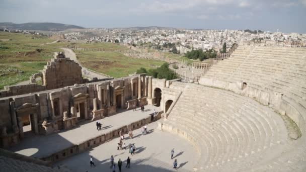 Turistů Chůzi Klasického Dědictví Jordánsku — Stock video