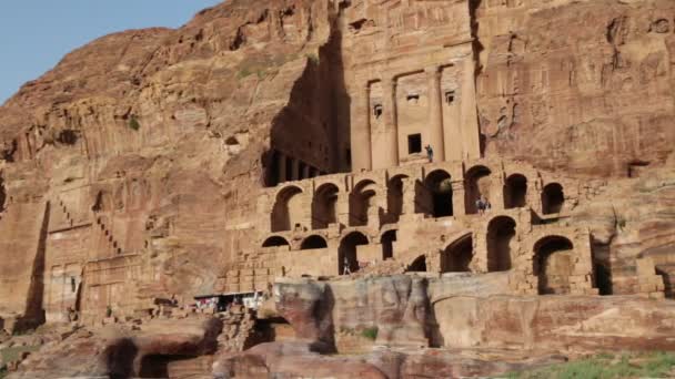 Personas Caminando Cerca Sitio Antiguo Petra Jordania — Vídeo de stock