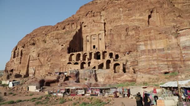 Mensen Lopen Buurt Van Antieke Site Van Petra Jordanië — Stockvideo