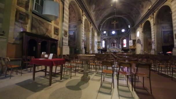 教堂内部与祭坛在意大利 — 图库视频影像