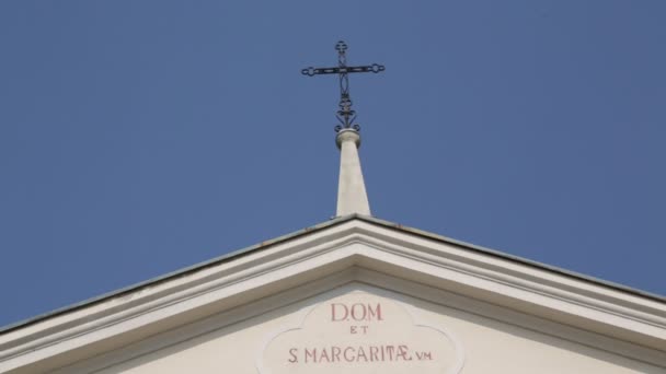 Кадрах Снятых Крупным Планом Крест Церкви Сицилии — стоковое видео