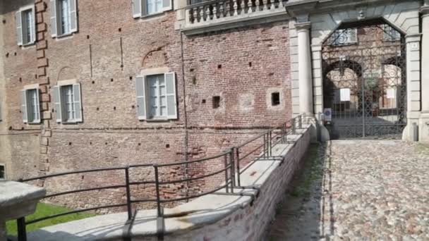 Pemandangan Istana Antik Fagnano Italia — Stok Video