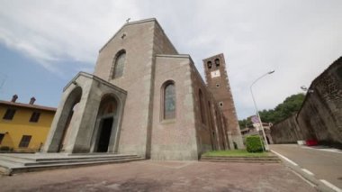 doğal görünümünü antik kilise Turbigo, İtalya