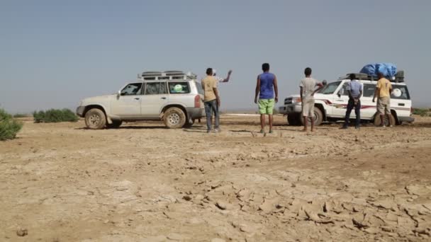 Etiópia Danakil Circa December 2017 Pessoas Não Identificadas Deserto Trocando — Vídeo de Stock