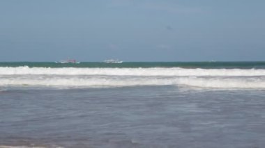 pasifik okyanusunun güzel dalgaları