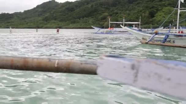 Άνθρωποι Και Τουρίστες Από Βάρκες Στη Θάλασσα Στις Φιλιππίνες — Αρχείο Βίντεο