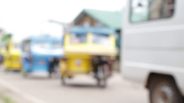 Filipinler Yürüyen Motosiklet Sürme Insanların Bulanık Görünümü Trafik Sıkışıklığı Merkezi — Stok video