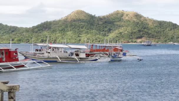 Pessoas Turistas Barco Mar Filipinas — Vídeo de Stock