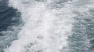 denizde dalgalar yüksek açı görünümü