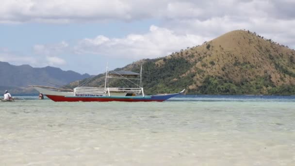 Persone Una Barca Nell Oceano Pacifico Nelle Filippine — Video Stock