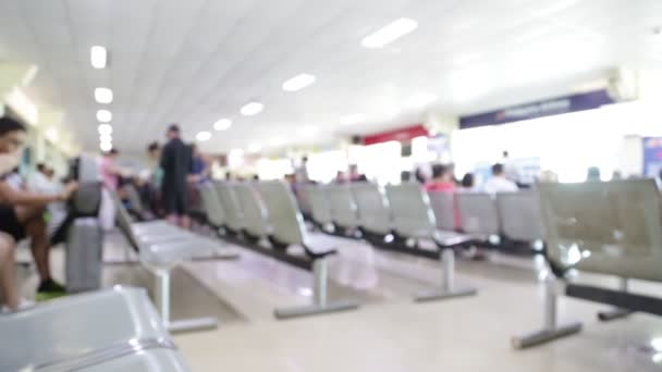 Visão Turva Pessoas Esperando Andando Dentro Portão Aeroporto — Vídeo de Stock