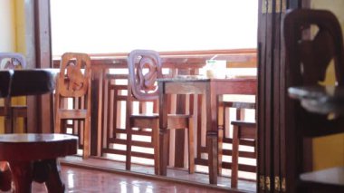 Filipinler turistler için antika boş ahşap restoran