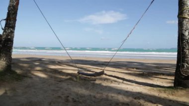 güneşli bir gün okyanus Plajı yakın hamak