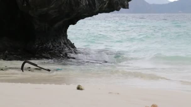 Vagues Océan Pacifique Près Colline Rocheuse Plage Sable Philippines Concept — Video