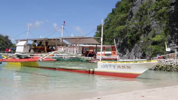 Pessoas Turistas Barco Mar Filipinas — Vídeo de Stock