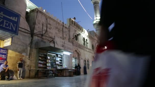 Turis Dan Doa Doa Berjalan Luar Masjid Tua Amman Jordan — Stok Video