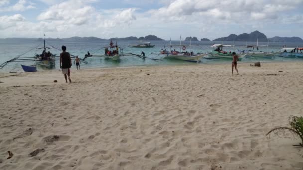 Personas Turistas Playa Arena Desde Barco Mar Filipinas — Vídeos de Stock