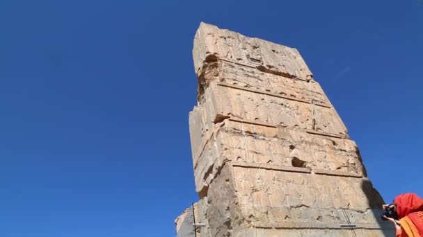 Turis Persepolis Reruntuhan Tua Bersejarah Monumen Tujuan Iran — Stok Video