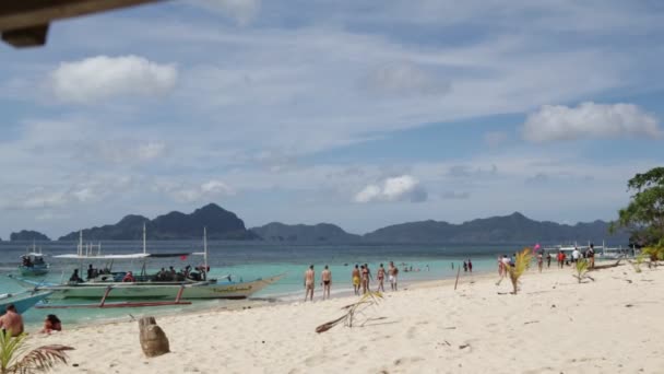 Coron Filipinas Circa Diciembre 2016 Personas Identificadas Hermosa Playa Cerca — Vídeos de Stock