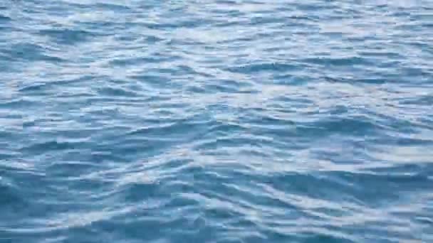 Θέα Της Μεγάλης Γωνίας Των Κυμάτων Στη Θάλασσα — Αρχείο Βίντεο