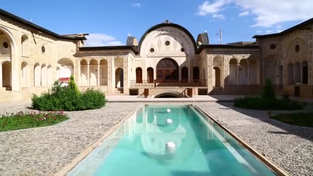 Esterno Antico Edificio Persiano Con Fontana Iran — Video Stock