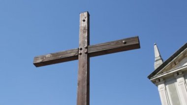 tahta haç İtalya mavi gökyüzü karşı düşük açılı görünüş