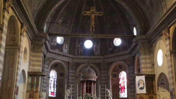 Uvnitř Krásného Anicientního Kostela Itálii — Stock video