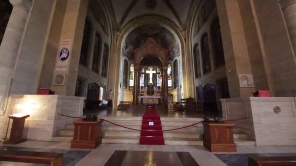 Talya Güzel Anicient Kilisenin Içinde — Stok video