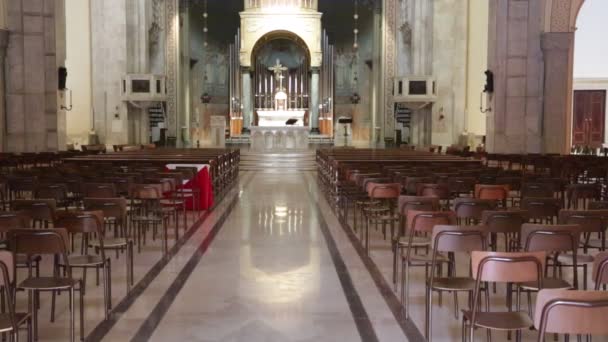 历史美丽的老意大利天主教教堂的内部 — 图库视频影像