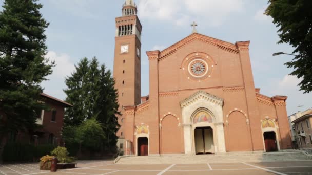 Γραφική Θέα Της Αρχαίας Όμορφη Καθολικής Εκκλησίας Στην Ιταλία — Αρχείο Βίντεο