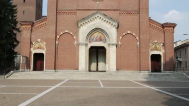 İtalya eski güzel Katolik Kilisesi'nin doğal görünümü