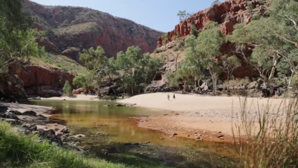 Floden Ravinen Watarrka Nationalpark Australien — Stockvideo