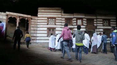 old church yakınındaki kimliği belirsiz kişi doğal görünümü 