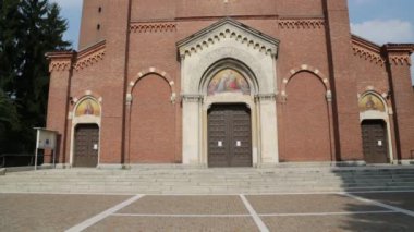 İtalya eski güzel Katolik Kilisesi'nin doğal görünümü