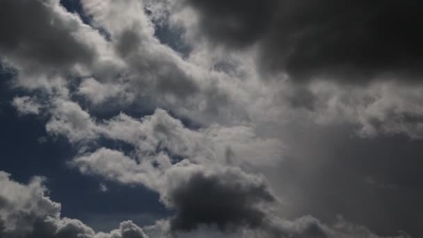 Baixo Ângulo Visão Céu Azul Nublado — Vídeo de Stock