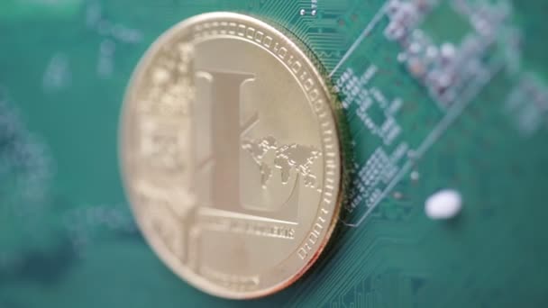 Крупним Планом Знімок Монети Знаком Litecoin Комп Ютерній Схемі — стокове відео