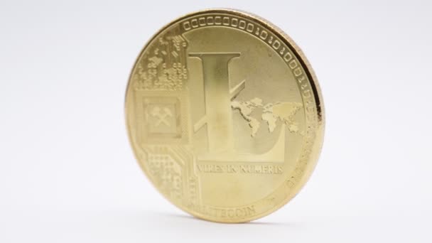 Imagens Close Moedas Ouro Movimento Com Símbolo Litecoin Branco — Vídeo de Stock