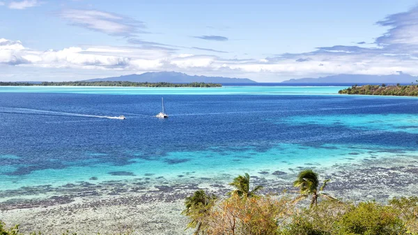 Bora Bora Polinesia Francesa Vista Desde Colina Del Mar Yate — Foto de Stock