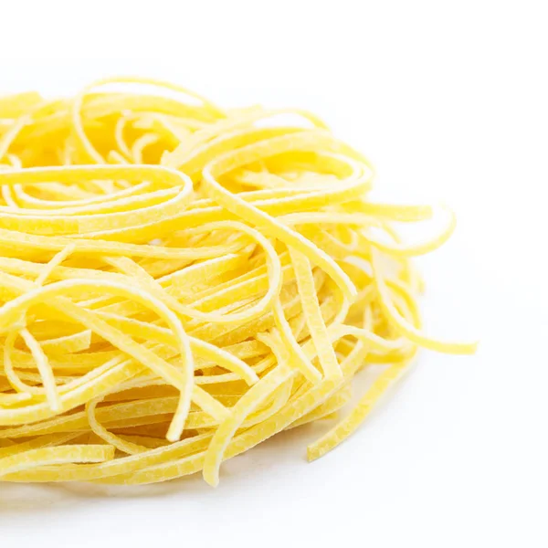 Weißen Hintergrund Und Kopieren Raum Die Rohe Pasta Konzept Der — Stockfoto