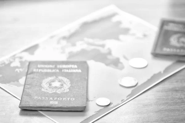 Passaporto Sullo Sfondo Mappa Del Mondo Come Concetto Viaggio — Foto Stock