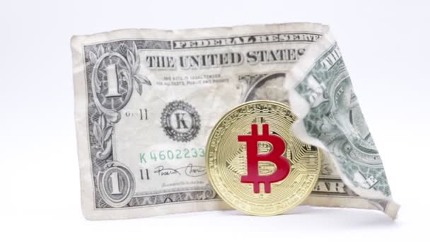 Bitcoin Billet Banque Dollar Froissé Sur Fond Blanc Comme Concept — Video