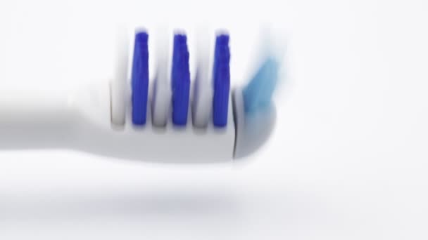 Schnelles Drehen Der Elektrischen Zahnbürste Konzept Der Reinigung Und Gesundheit — Stockvideo