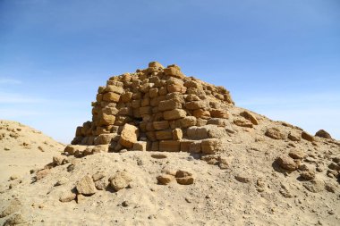 Afrika Sudan'daki napata karima antik piramitler çöl ortasında siyah firavunlar,