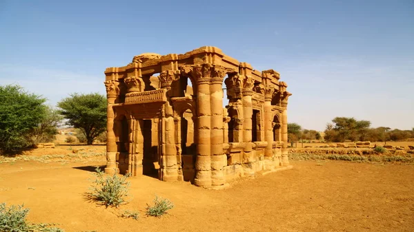 In africa sudan naqa the antique temple of the black pharaohs in the middle of the desert — Stock Image Africa Sudan Naqa Antique Temple Black Pharaohs Middle Desert Stock Image