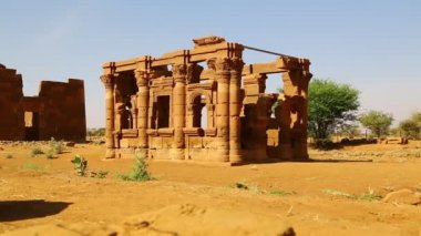 sahara Çölü'nde siyah Firavunlar antik tapınak yakın Tanımlanamayan kişi 