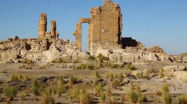 çöl, Berenice, Afrika'nın ortasında siyah Firavunlar antik Tapınağı