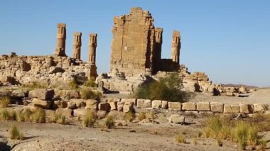 çöl, Berenice, Afrika'nın ortasında siyah Firavunlar antik Tapınağı