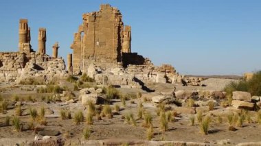 çöl, Berenice, Afrika'nın ortasında siyah Firavunlar antik Tapınağı