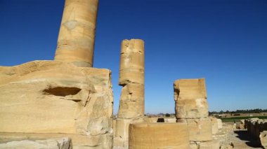 çöl, Berenice, Afrika'nın ortasında siyah Firavunlar antik Tapınağı
